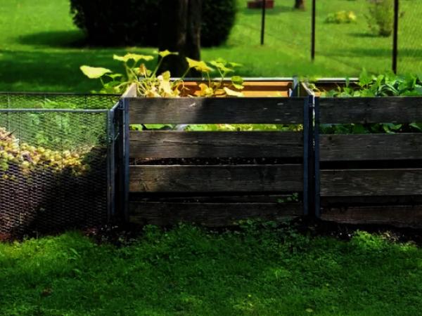 Jak zrobić kompostownik ogrodowy?