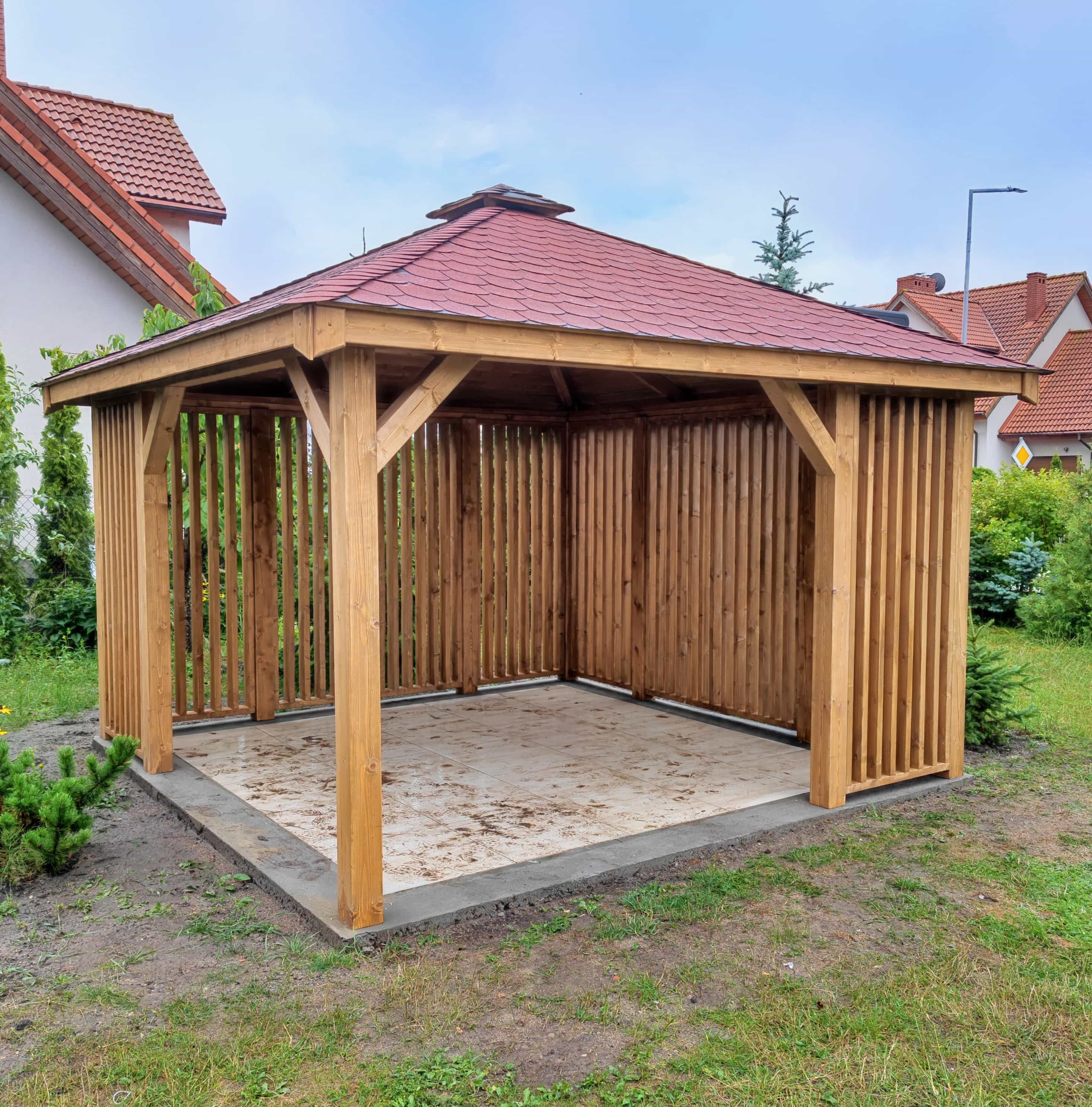 Drewniana altana Nela – funkcjonalne zadaszenie na ogród