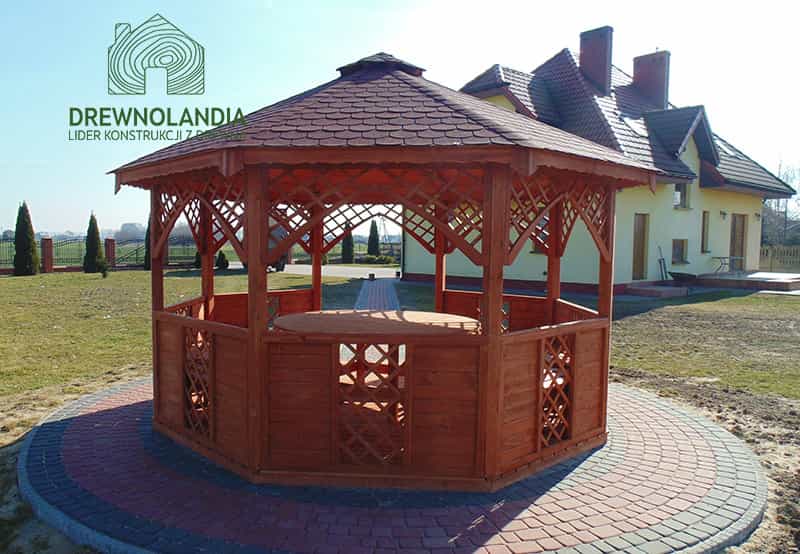 ozdobna altana ogrodowa