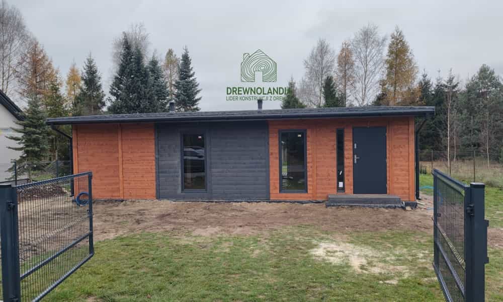 Całoroczny domek CRA5 z antresolą i tarasem – idealny na działkę