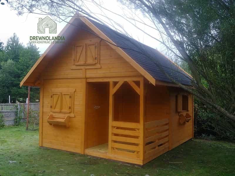 Wiktor i domek z tarasem drewnolandia