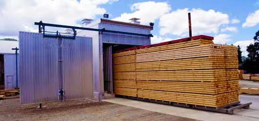 Komorowe suszenie drewna - na czym polega?