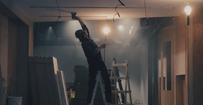 Branża małej budowlanki – czym różni się od klasycznej branży budowlanej?