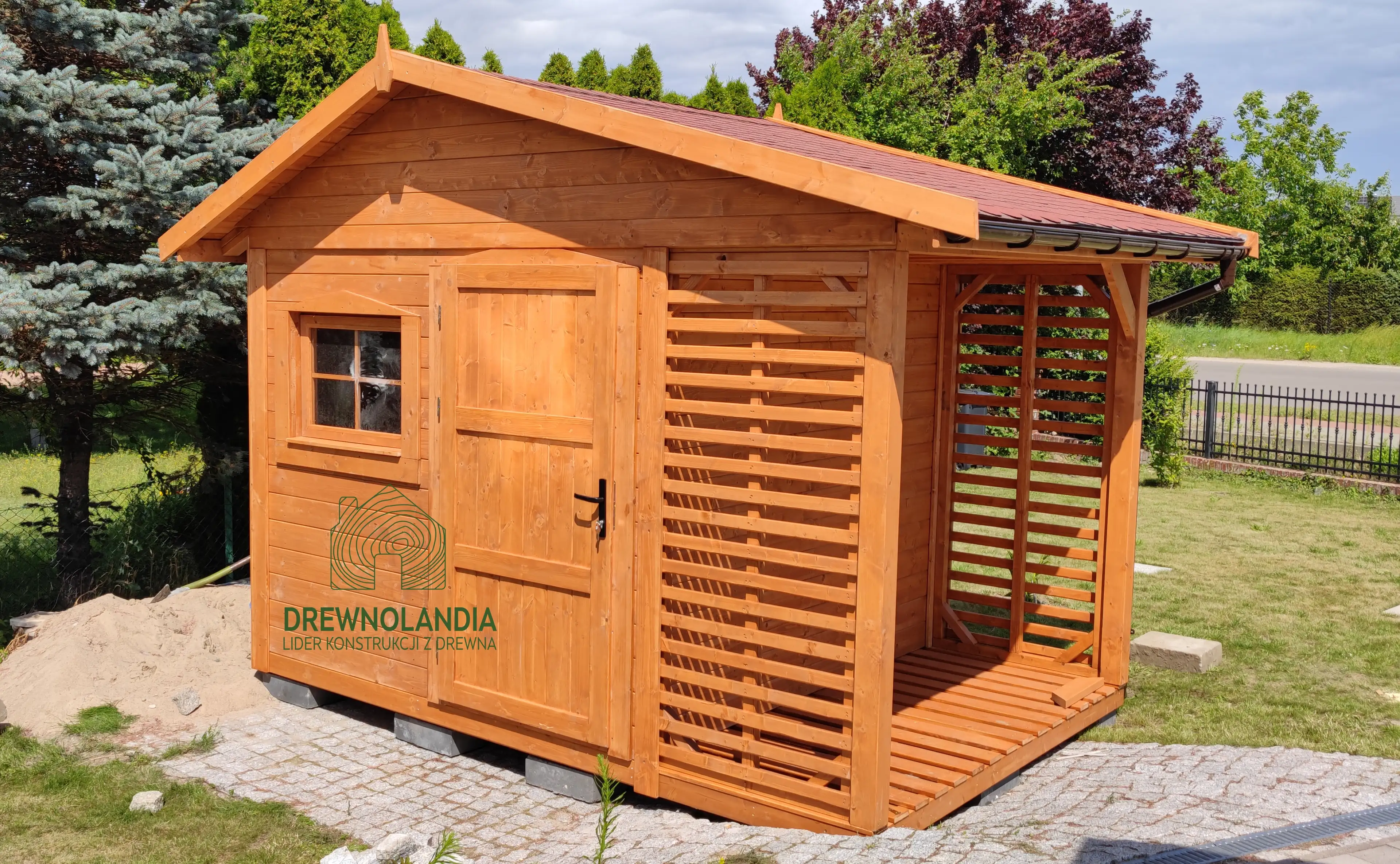 Domek narzędziowy Bonifacy, zintegrowany z drewutnią, idealny do ogrodu