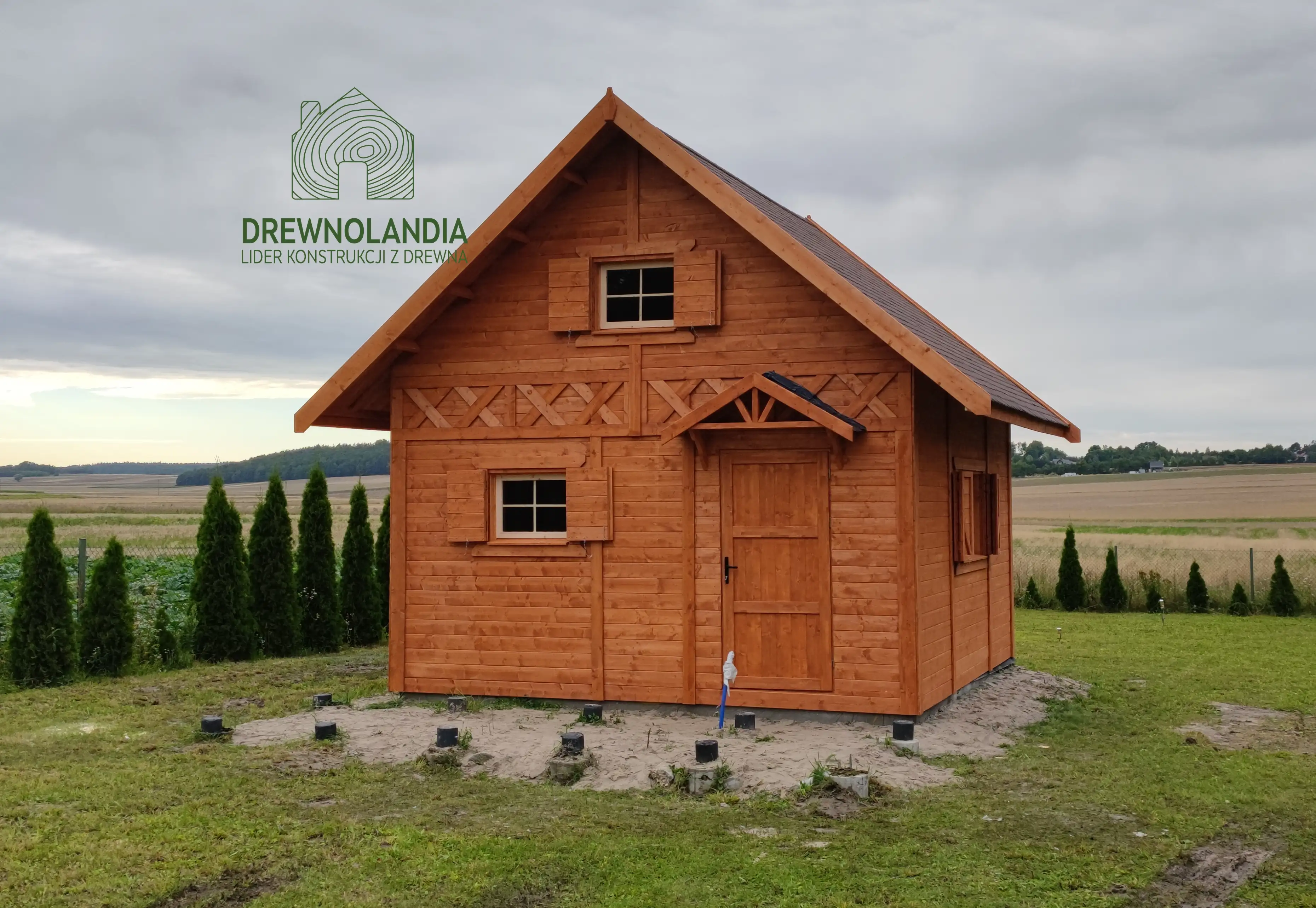 Mikołaj II, domek drewniany z antresolą, 25m², nowoczesny design