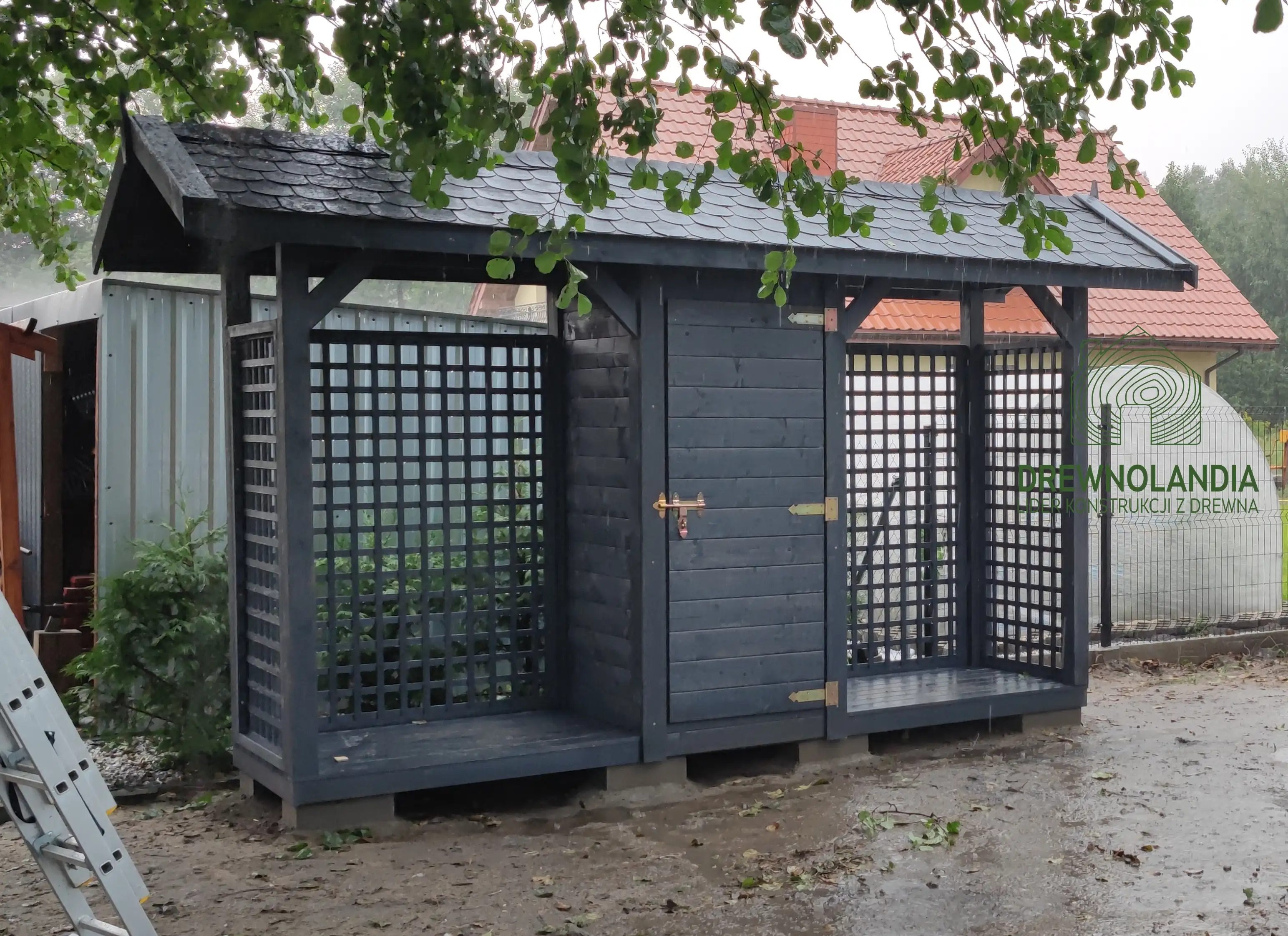 Drewutnia Dagmara - 7x1m, z magazynkiem narzędziowym 