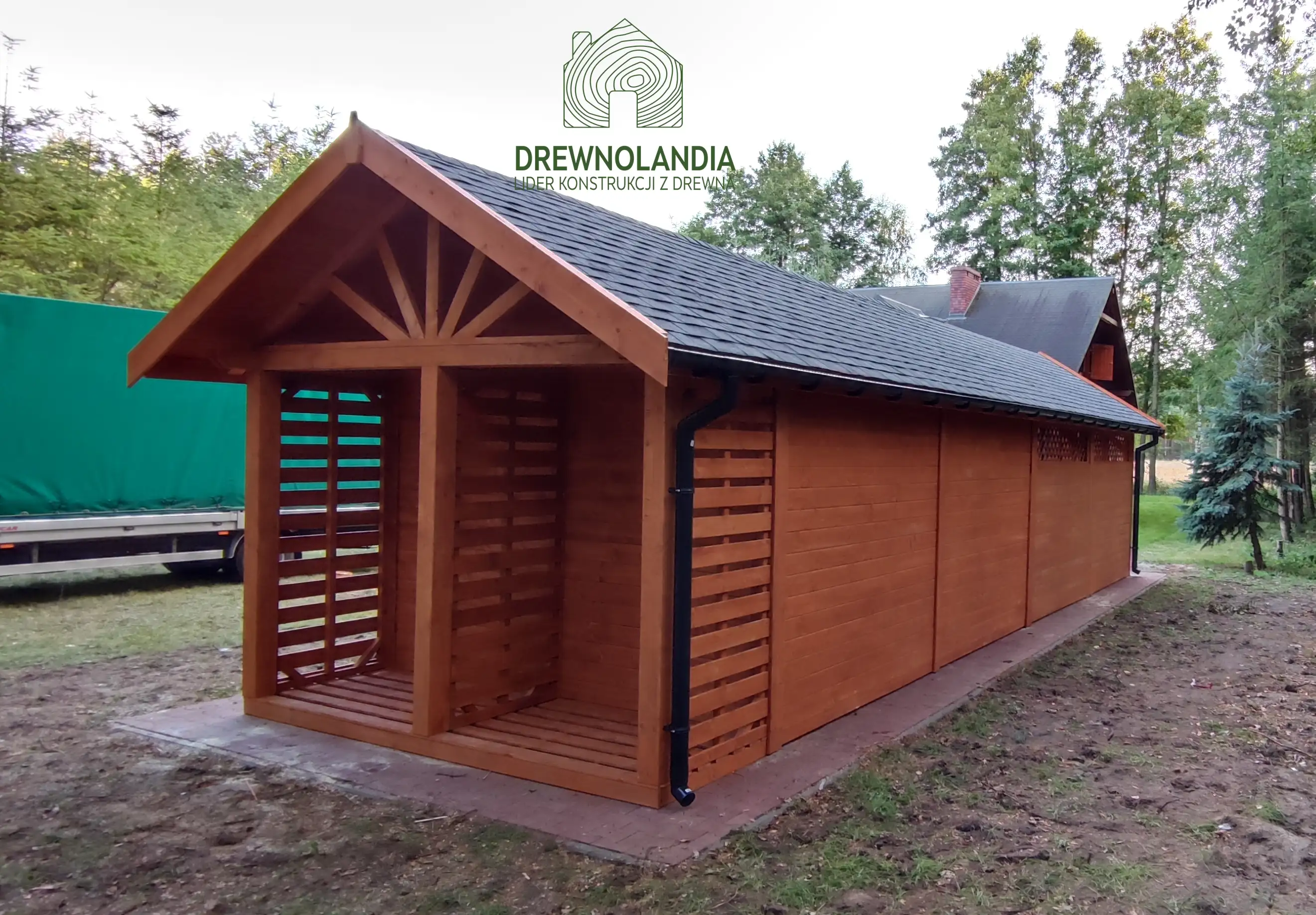 Wiata Oliwia 33 m² - drewniany garaż samochodowy o wymiarach 11x3 m