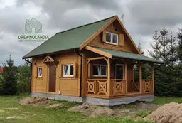 Domek CRP2 z tarasem i poddaszem – drewniana konstrukcja na całoroczny wypoczynek