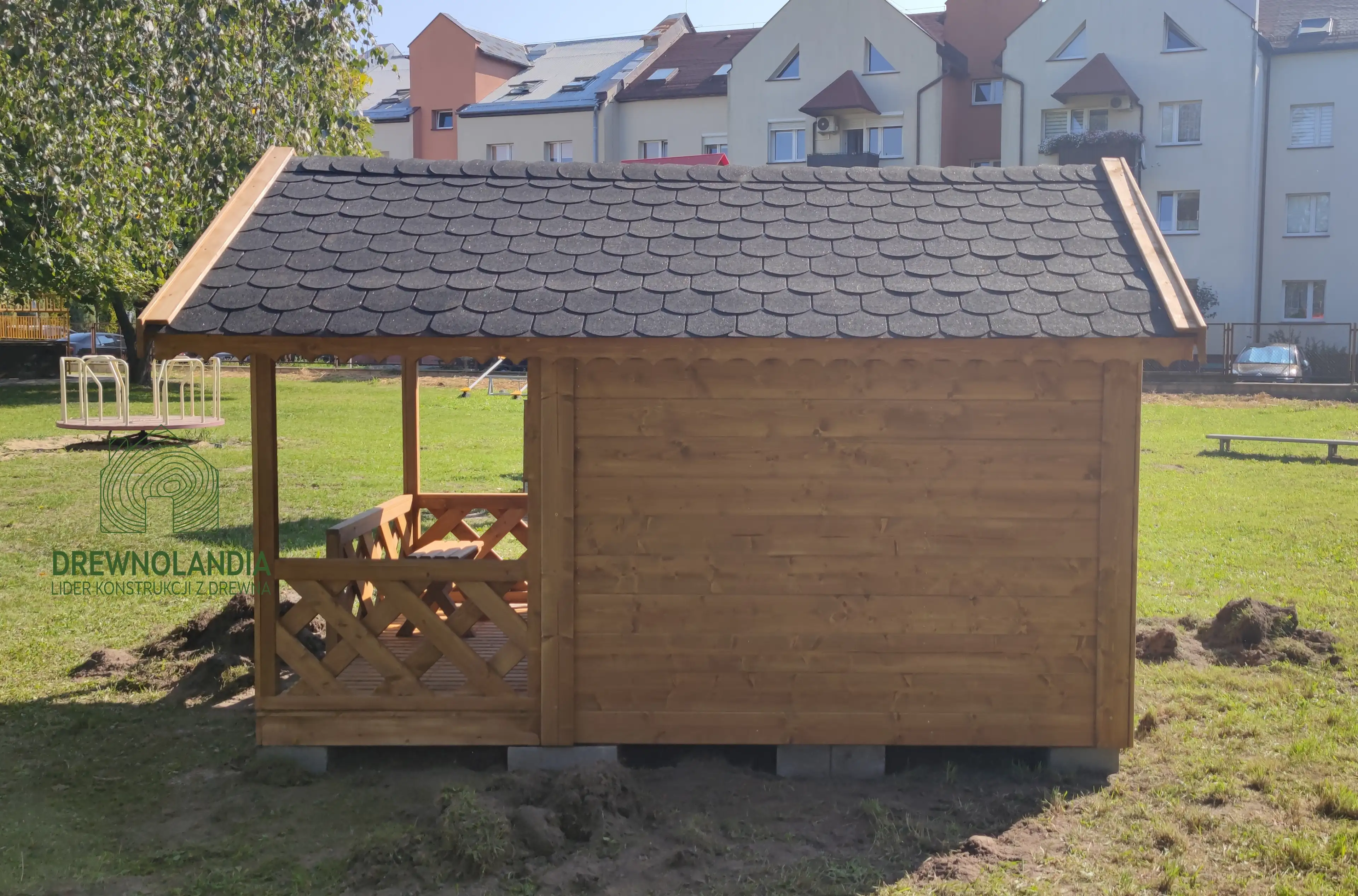 Drewniany domek dla dzieci Kitty III, trwała konstrukcja od Drewnolandii