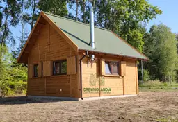 Drewnolandia - domek letniskowy Wiktor II, powierzchnia 25m², z antresolą