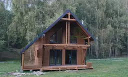 Rekreacyjny domek CRK10 z przestrzenią i nowoczesnym wykończeniem