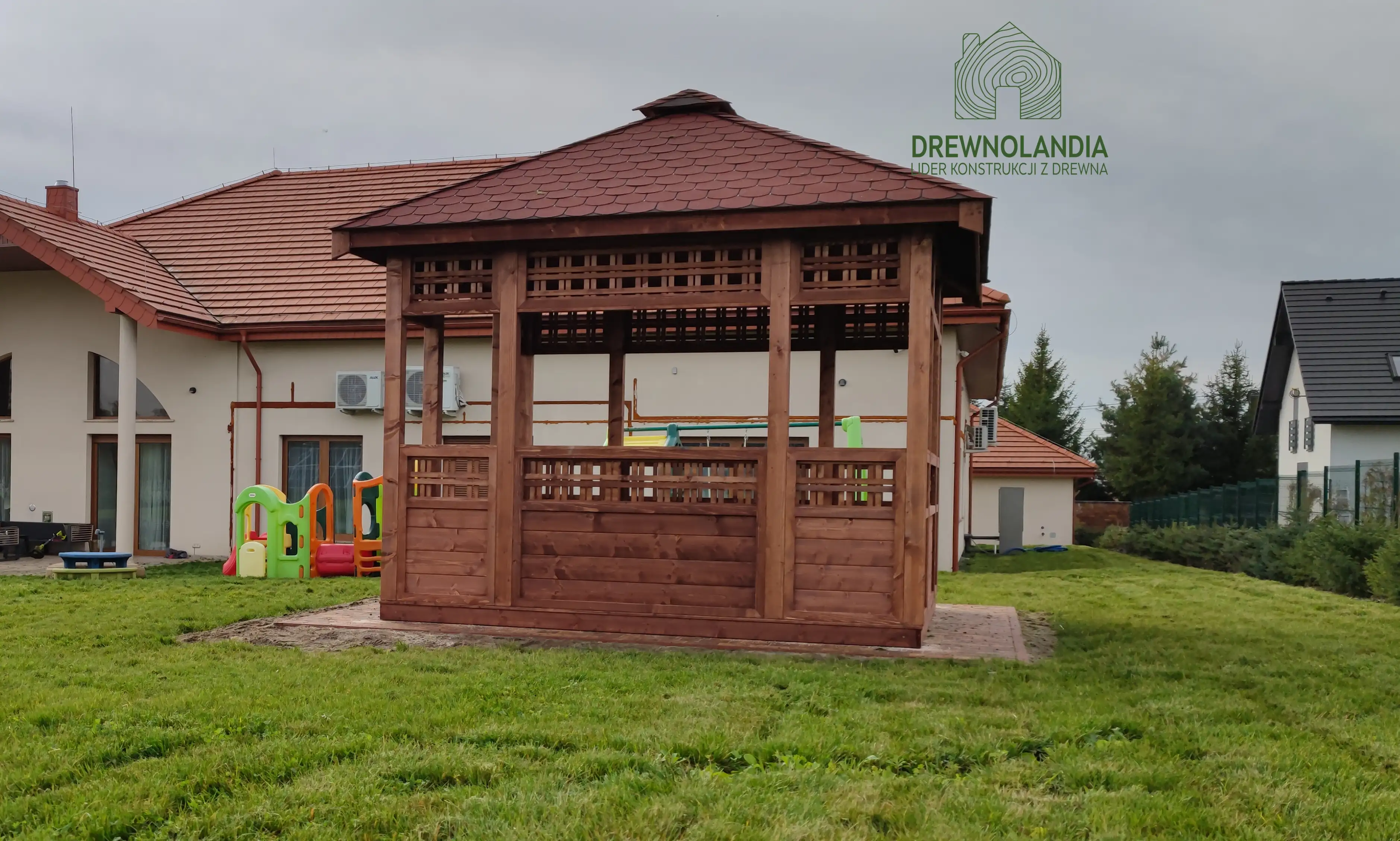 Daniela – drewniana altanka ogrodowa – Drewnolandia – 3x3m