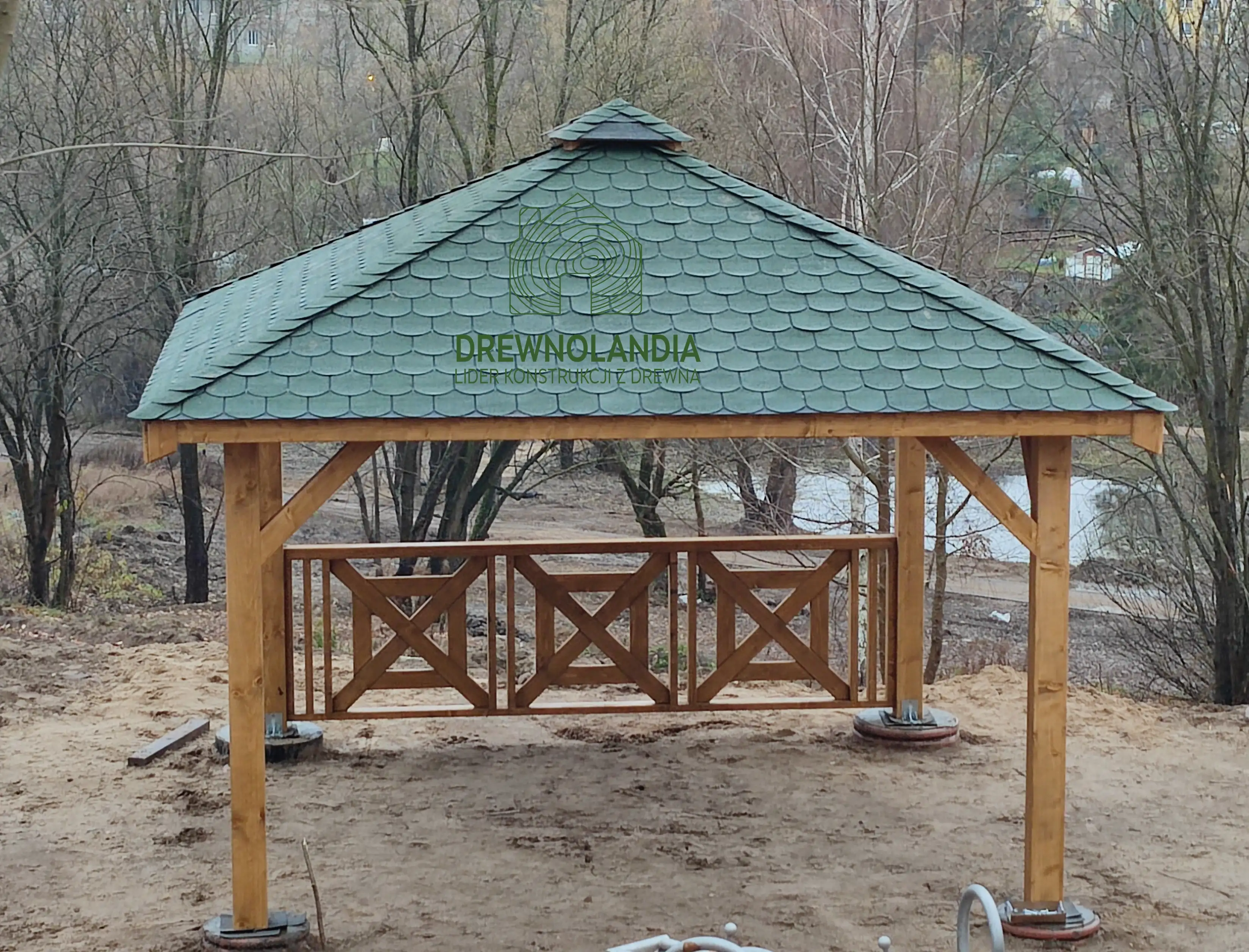 Jowita – drewniana altanka 3x3 – cztery słupy i dach