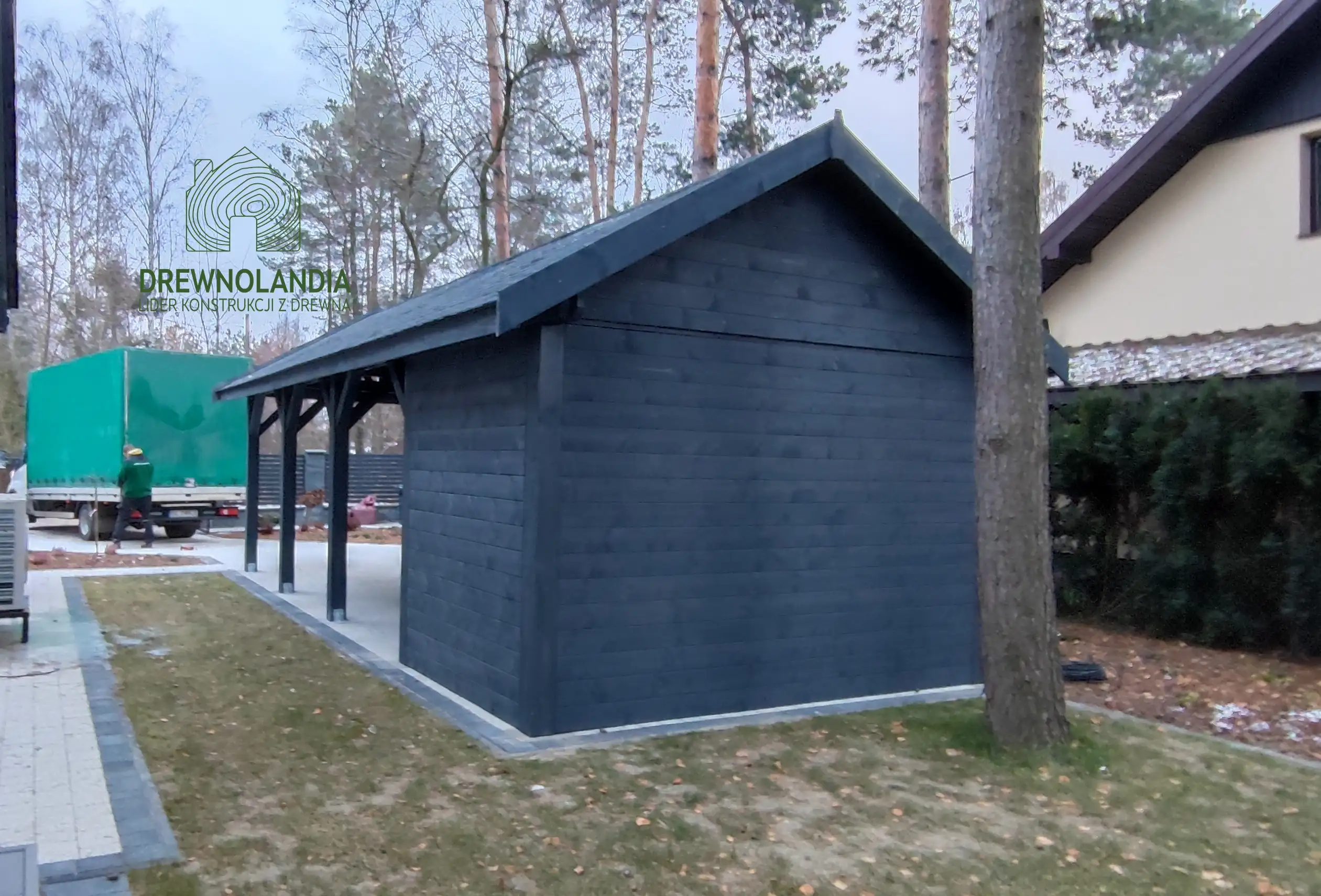 Agnieszka - wiata samochodowa z drewna, 18 m², idealna do ogrodu