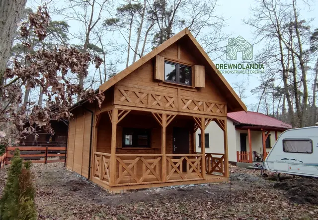 drewniany-domek-do-35m2-caloroczny-z-tarasem-modulowy