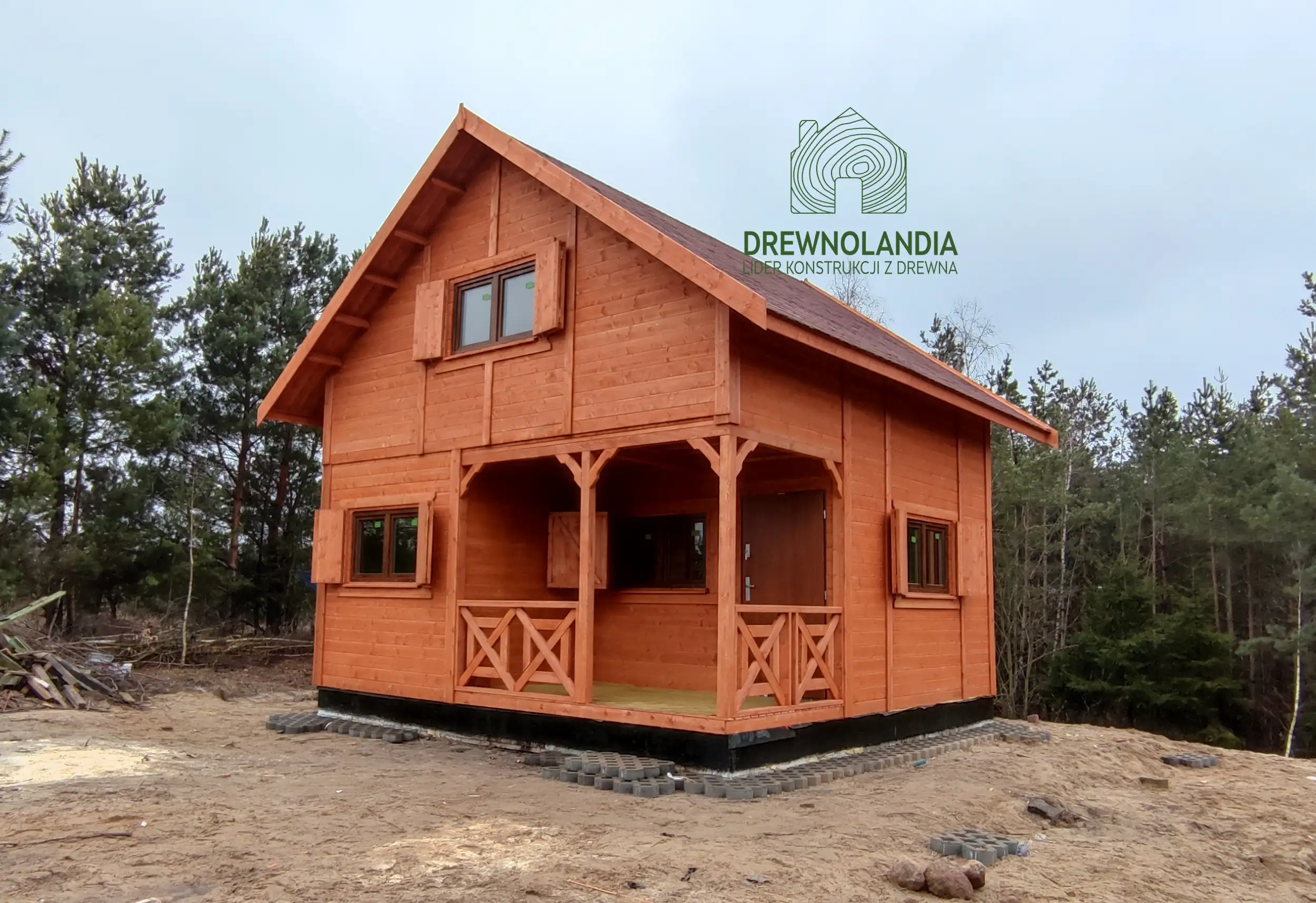 Letniskowy domek drewniany Wiktor IV, 35m², z antresolą, doskonały na działkę