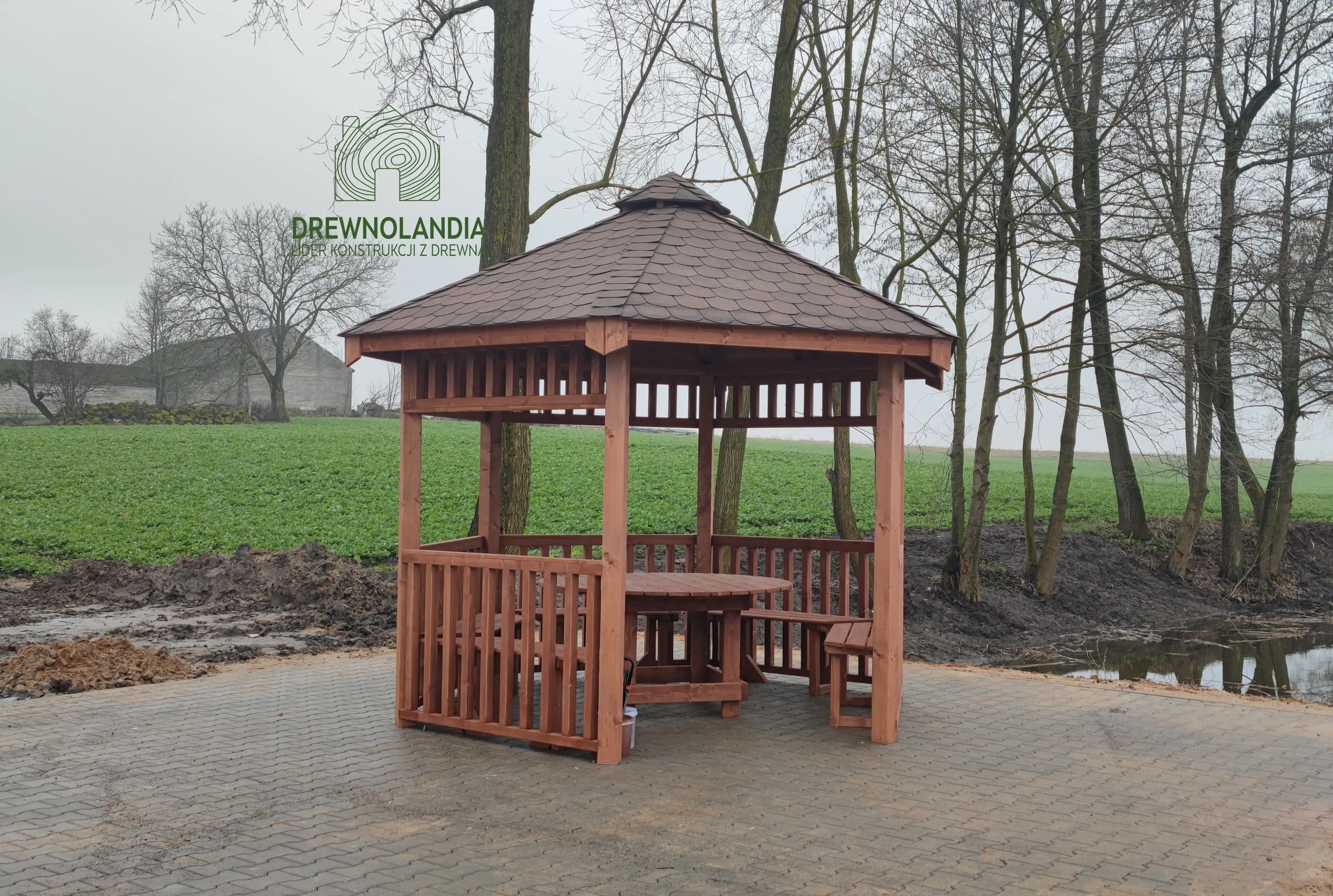 Jadwiga – drewniana altanka ogrodowa – sześciokątna konstrukcja