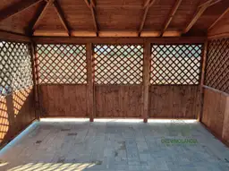 Drewniana altana Helena ze schowkiem na narzędzia, konstrukcja 3x3 m