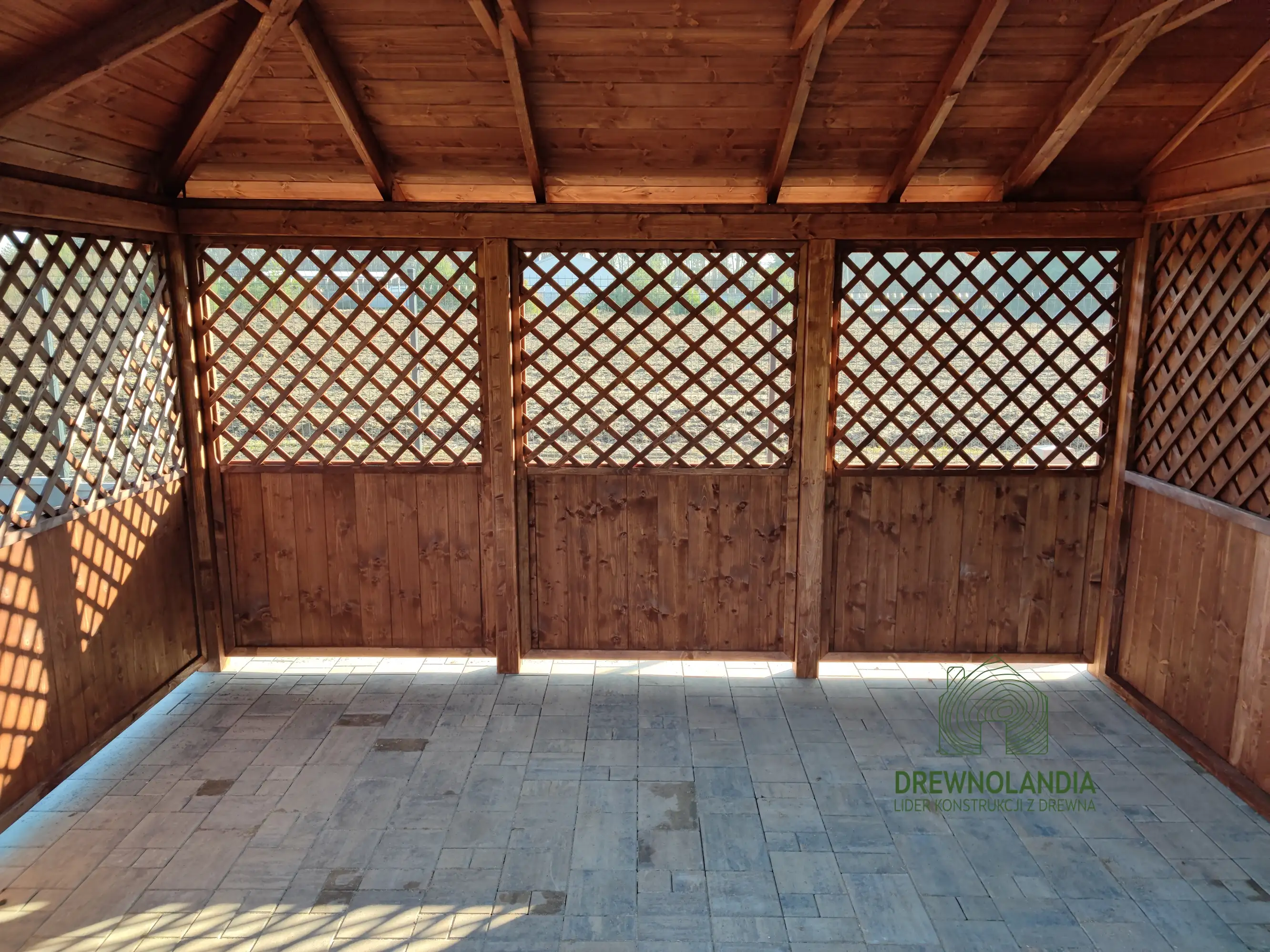 Drewniana altana Helena ze schowkiem na narzędzia, konstrukcja 3x3 m