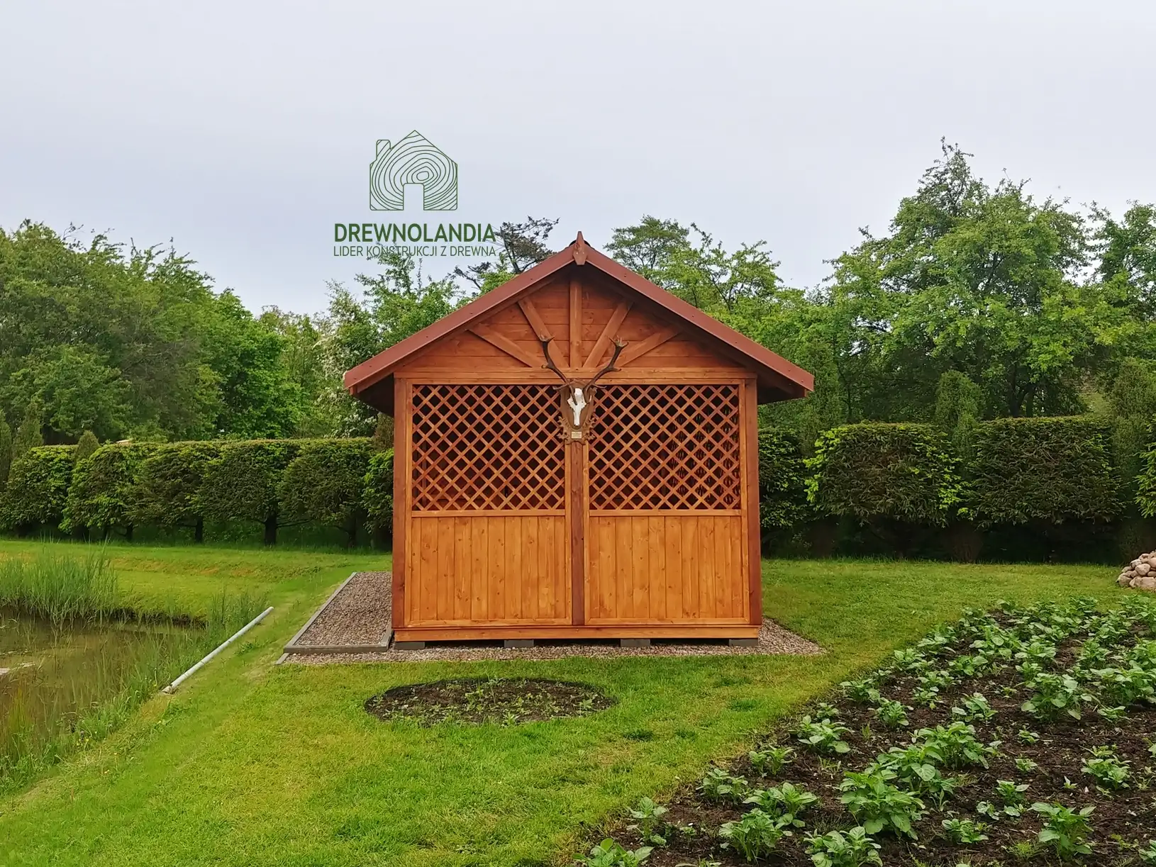 Drewniana altana Helena z domkiem narzędziowym, praktyczne rozwiązanie