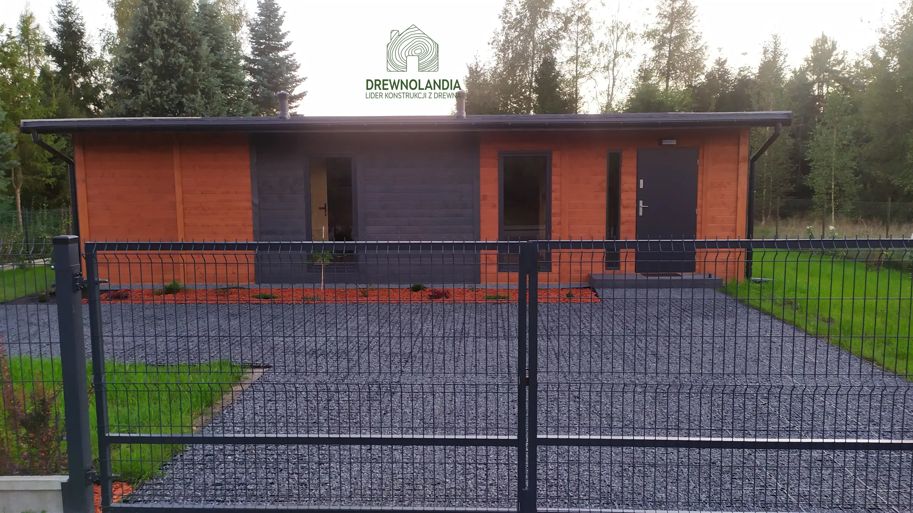 Marek – drewniany domek parterowy z werandą – 35m² – funkcjonalne i eleganckie rozwiązanie