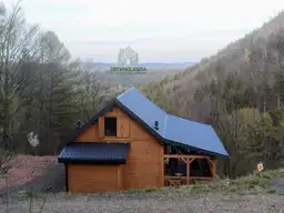 Całoroczny drewniany domek mieszkalny CRP6 PLUS z poddaszem