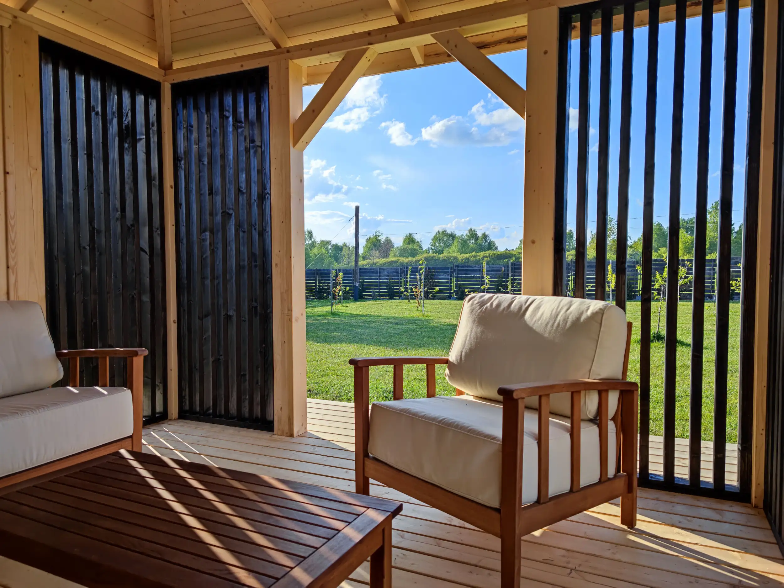 Wypoczynek w altanie – idealne miejsce na relaks