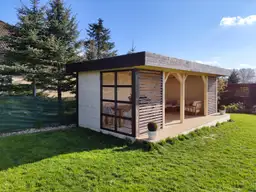 Altana ogrodowa Natalia – nowoczesna konstrukcja z drewna, która wzbogaci każdą przestrzeń