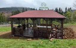 Drewniana altana biesiadna o wymiarach 5x3 m, idealna do ogrodu na spotkania