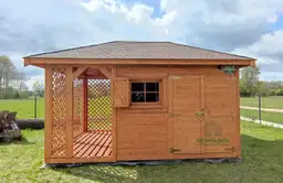 Drewniany domek Kacper z drewutnią, projekt Drewnolandii, solidny i praktyczny