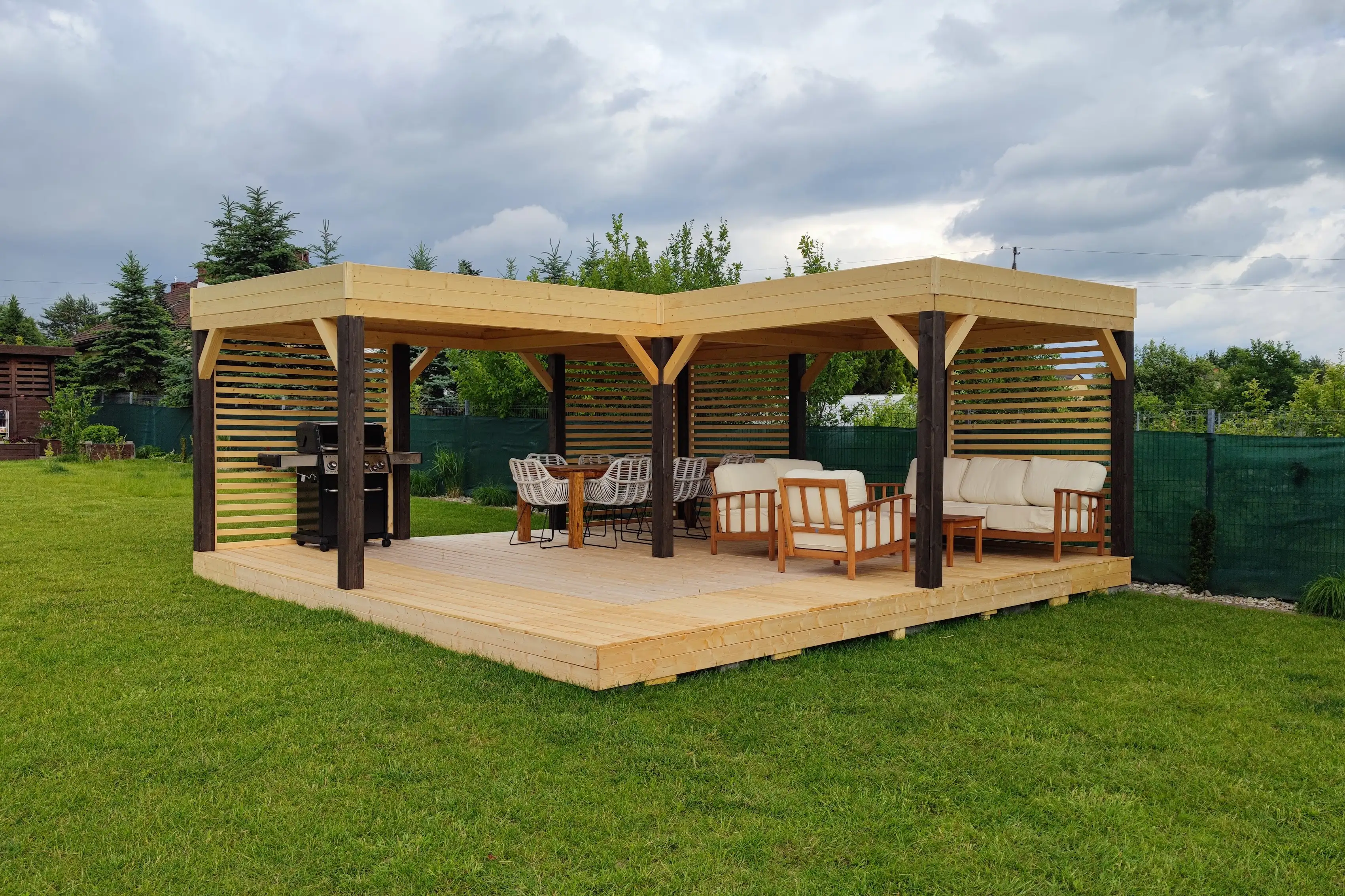 Altana ogrodowa Liwia – solidna konstrukcja z drewna na każdą okazję