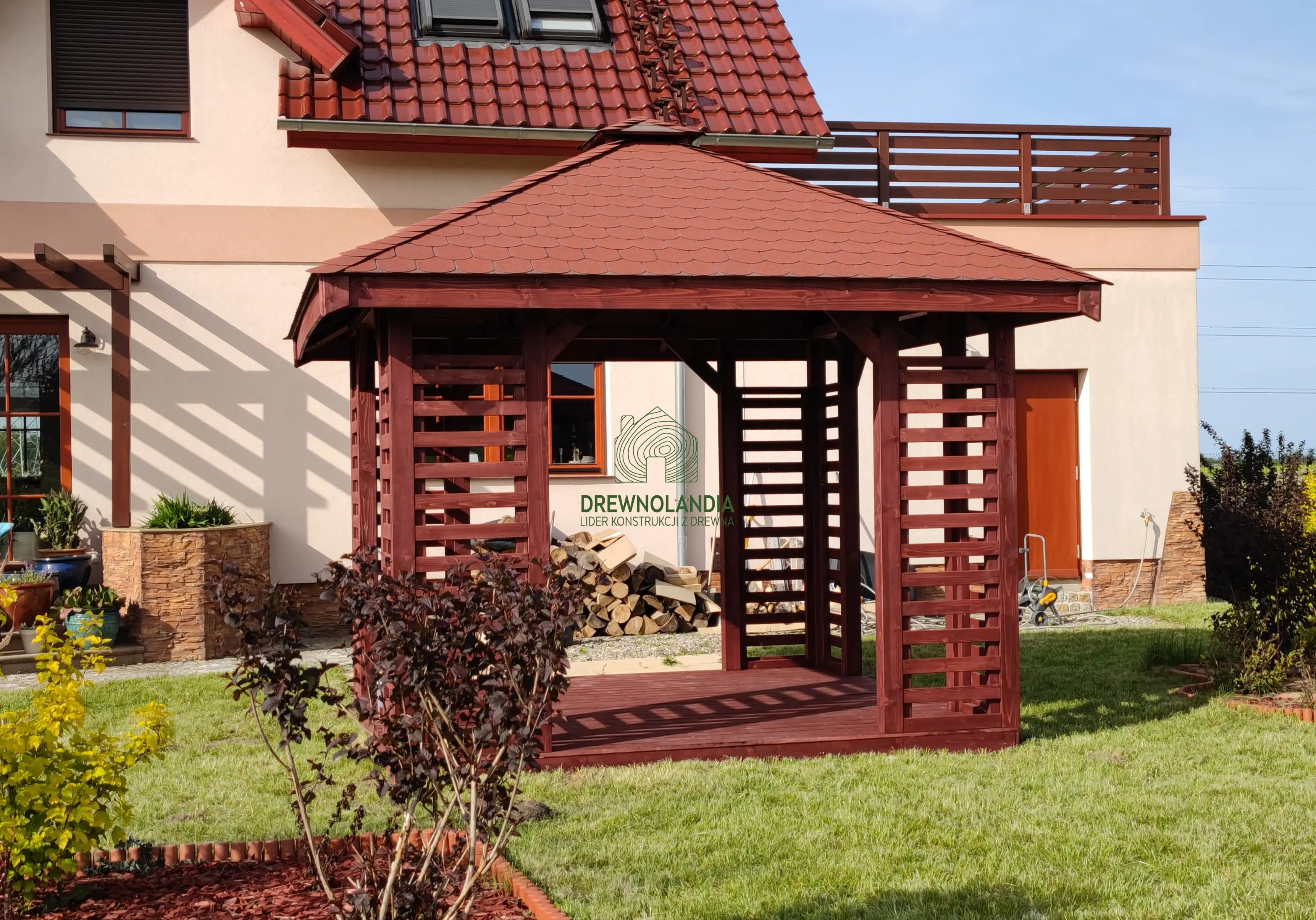 Roksana – czterokątna altanka ogrodowa z drewna – 3x3m