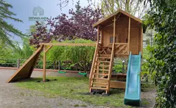 Domek zabaw dla dzieci, ogrodowy, z huśtawką, model Lolek, przestrzeń do aktywnej rekreacji