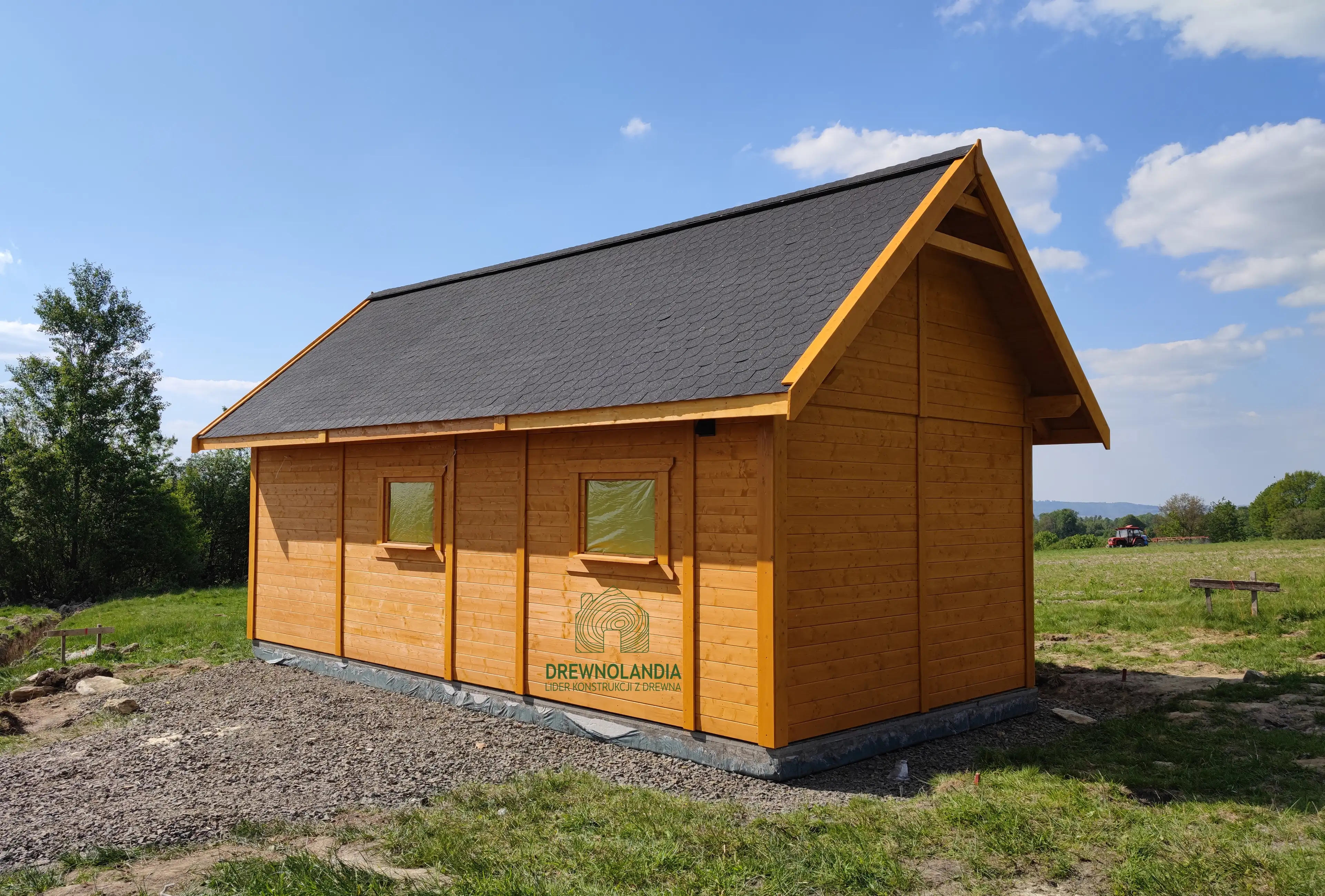 Drewnolandia, domek Wiktor 8x4m, z tarasem, przestronny i solidny, 32m²