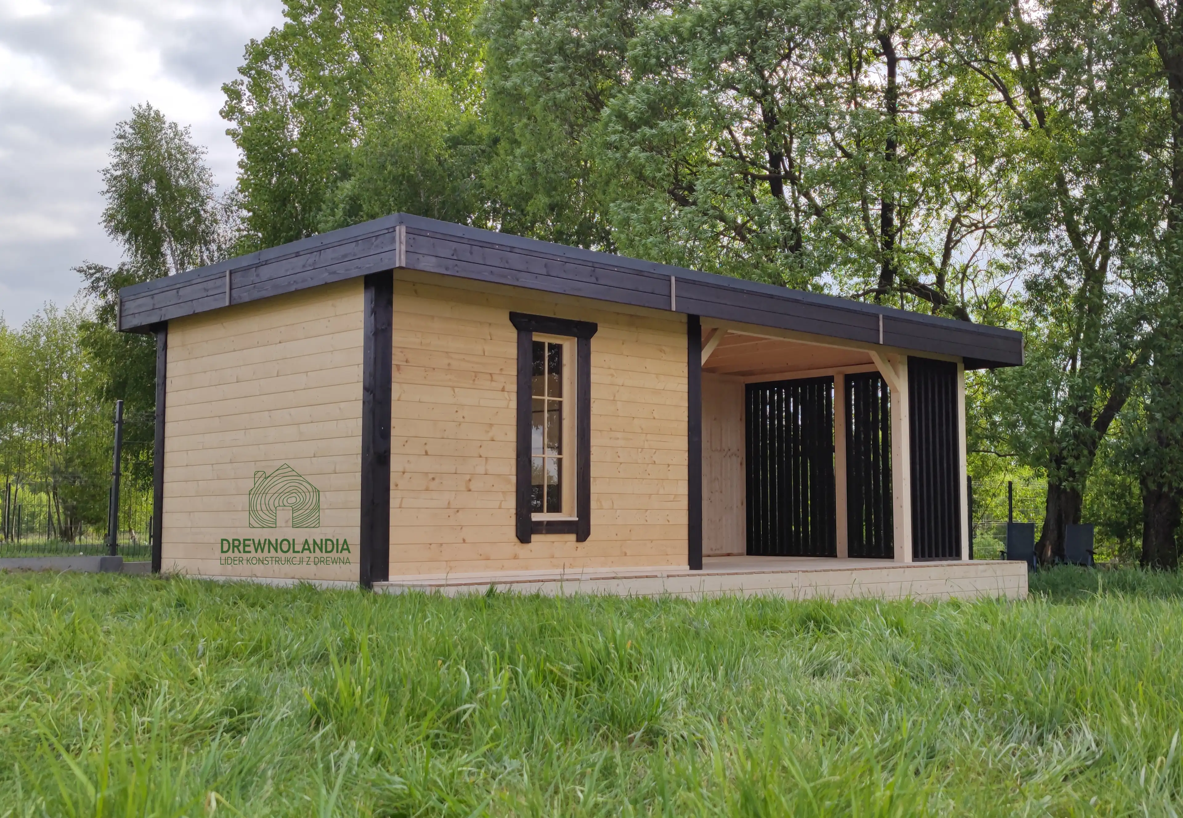 Narzędziowy domek ogrodowy Nataniel z przestrzenią wypoczynkową