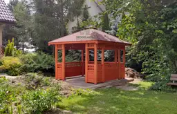 Altana ogrodowa Daniela z drewna – kwadratowa konstrukcja 3x3m