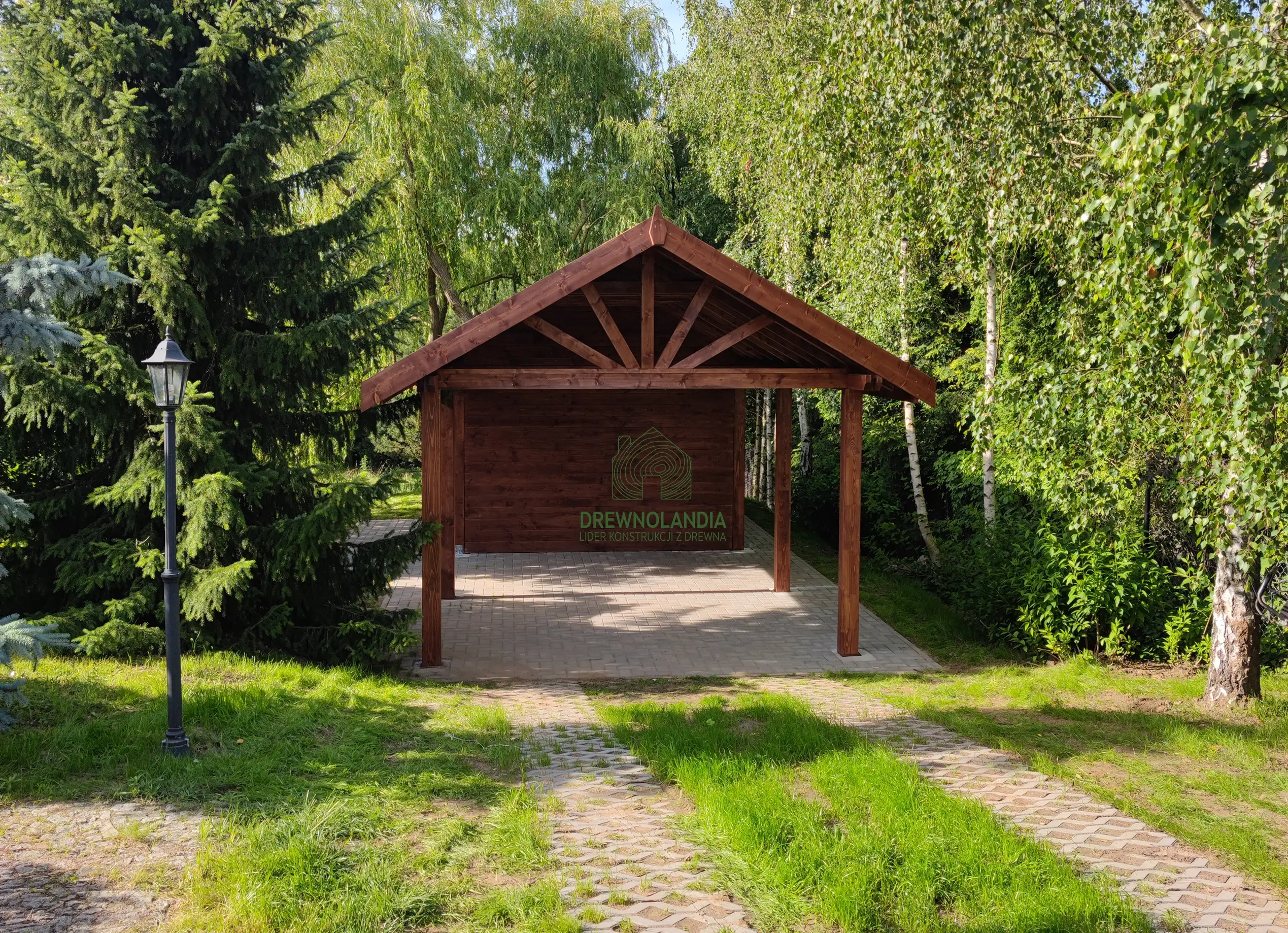 Oliwia - drewniana wiata samochodowa o powierzchni 33 m²