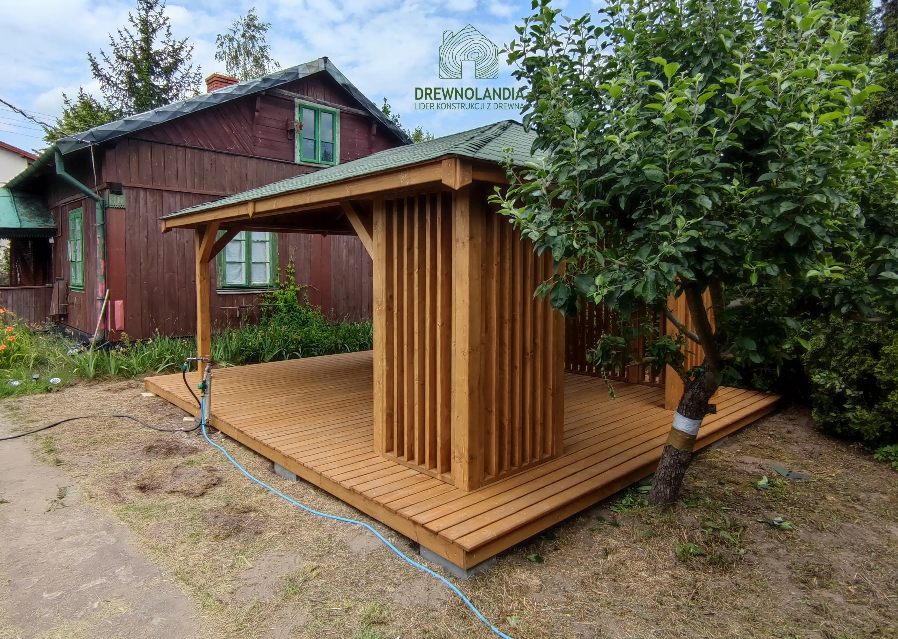 Nela – drewniana altana ogrodowa 4x4 m – doskonała do Twojego ogrodu