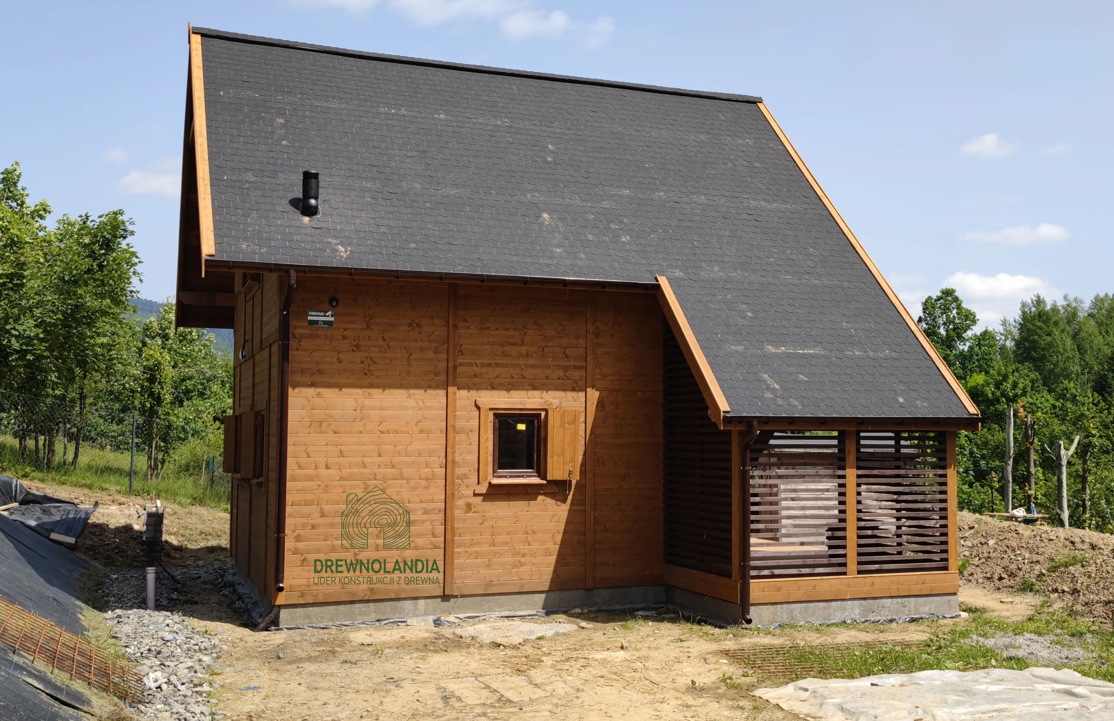 Domek mieszkalny całoroczny CRA10 PLUS z przestronną antresolą – 35m²