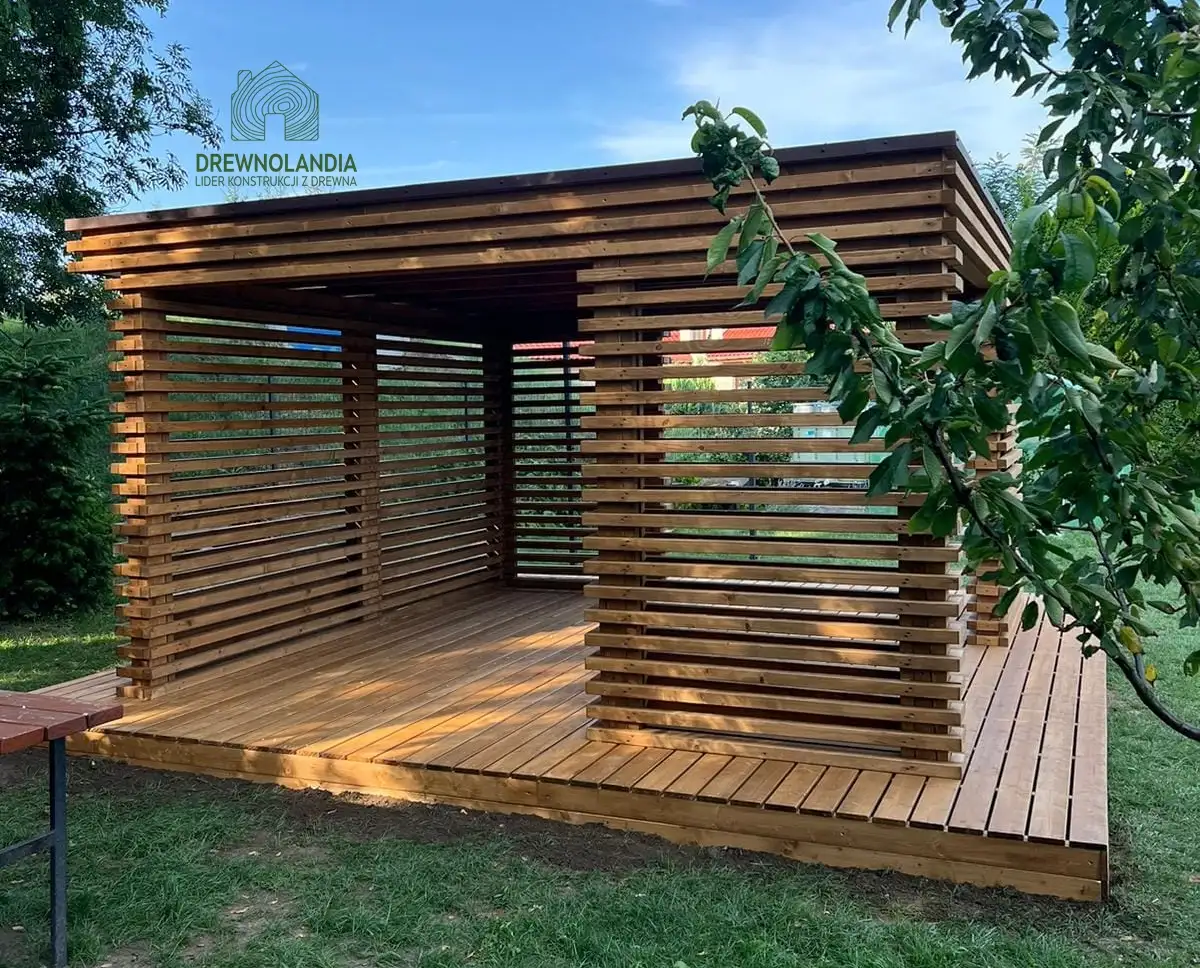 Ogrodowa altana Coral – idealna na romantyczne wieczory lub rodzinne spotkania