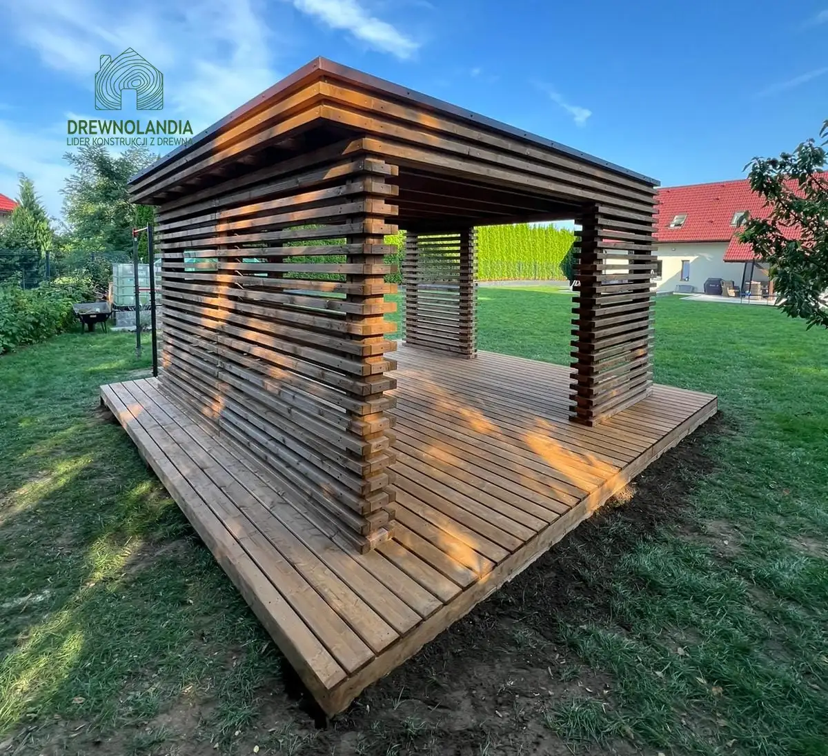 Coral – nowoczesna drewniana altanka, która podkreśli urok każdego ogrodu