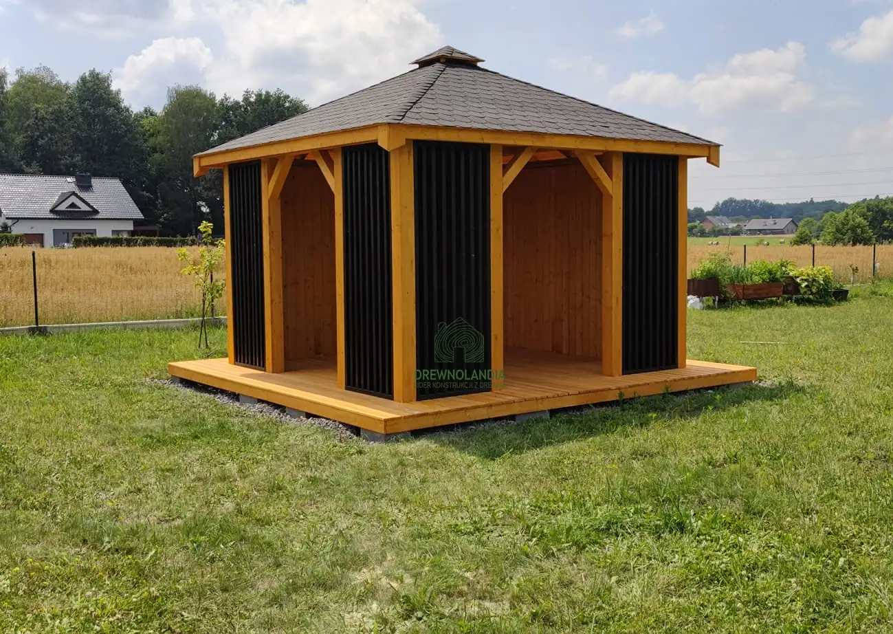 Branda – altanka ogrodowa z drewna, idealna do ogrodu