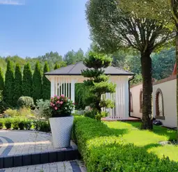 Widok na altanę Nela – nowoczesny styl, wymiary 4x4 m