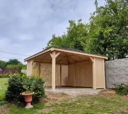 Nowoczesna altanka ogrodowa Nela o wymiarach 4,5x4,5 m