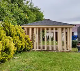 Drewniana altana Nela – przestronna konstrukcja 4,5x4,5 m