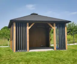 Altana drewniana Branda 4,5x4,5 m – solidna konstrukcja z drewna