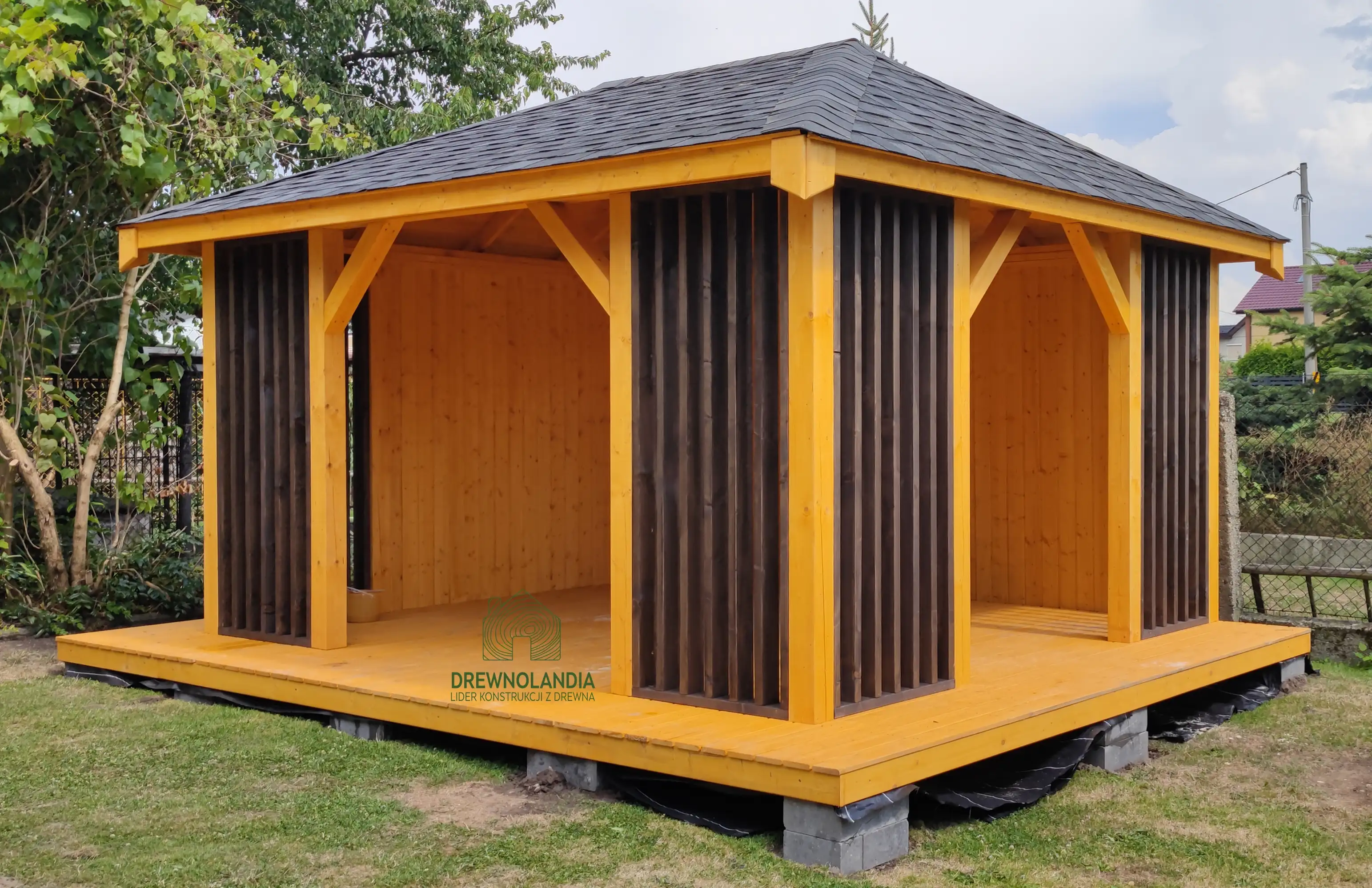 Altanka ogrodowa z drewna – kwadratowa Branda 4x4 m