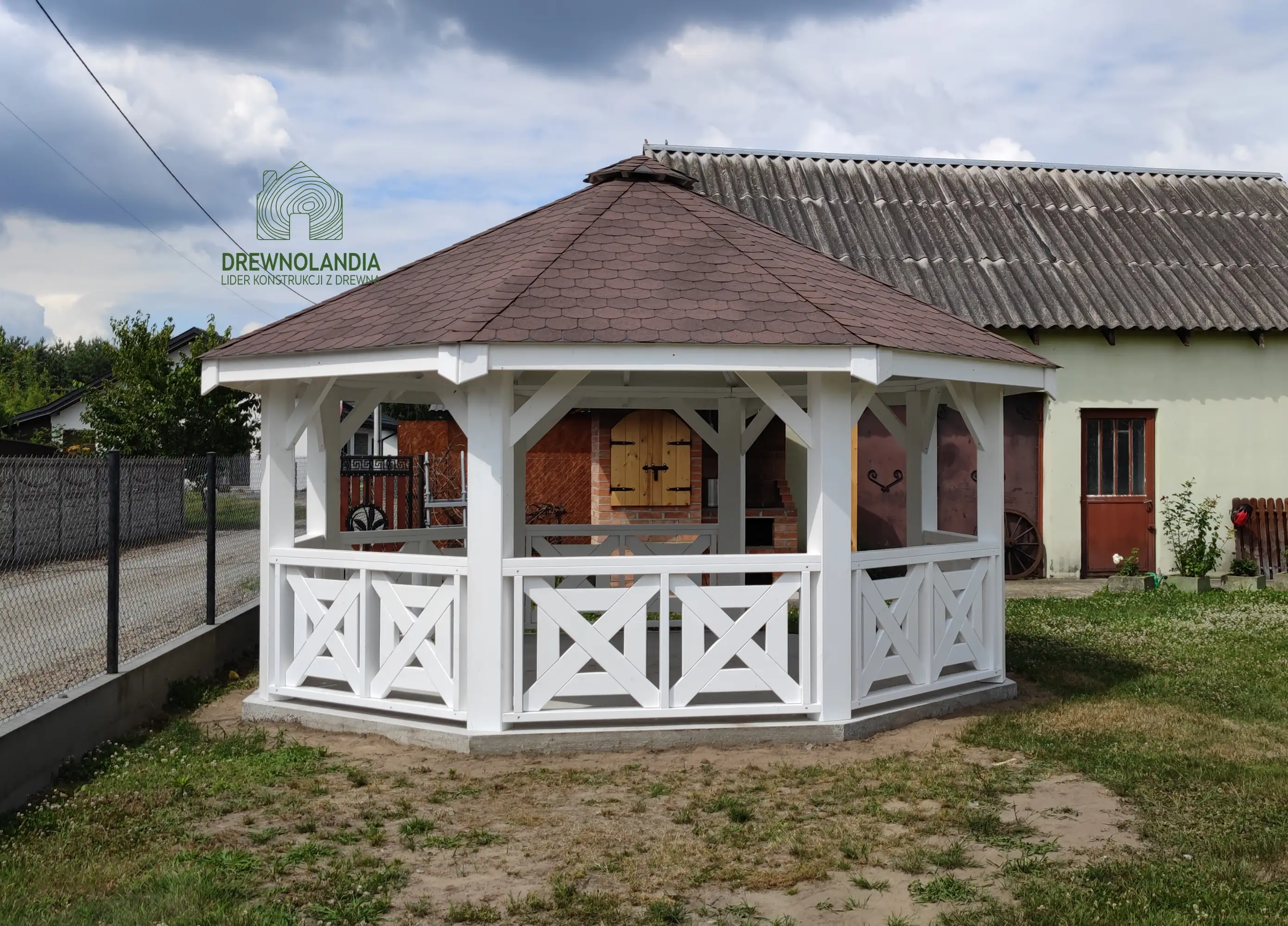 Ośmiokątna altanka Eliza o wymiarach 5 m, wykonana z drewna, idealna do ogrodu