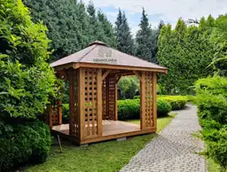 Czterokątna altanka drewniana Ewa, idealna do ogrodu