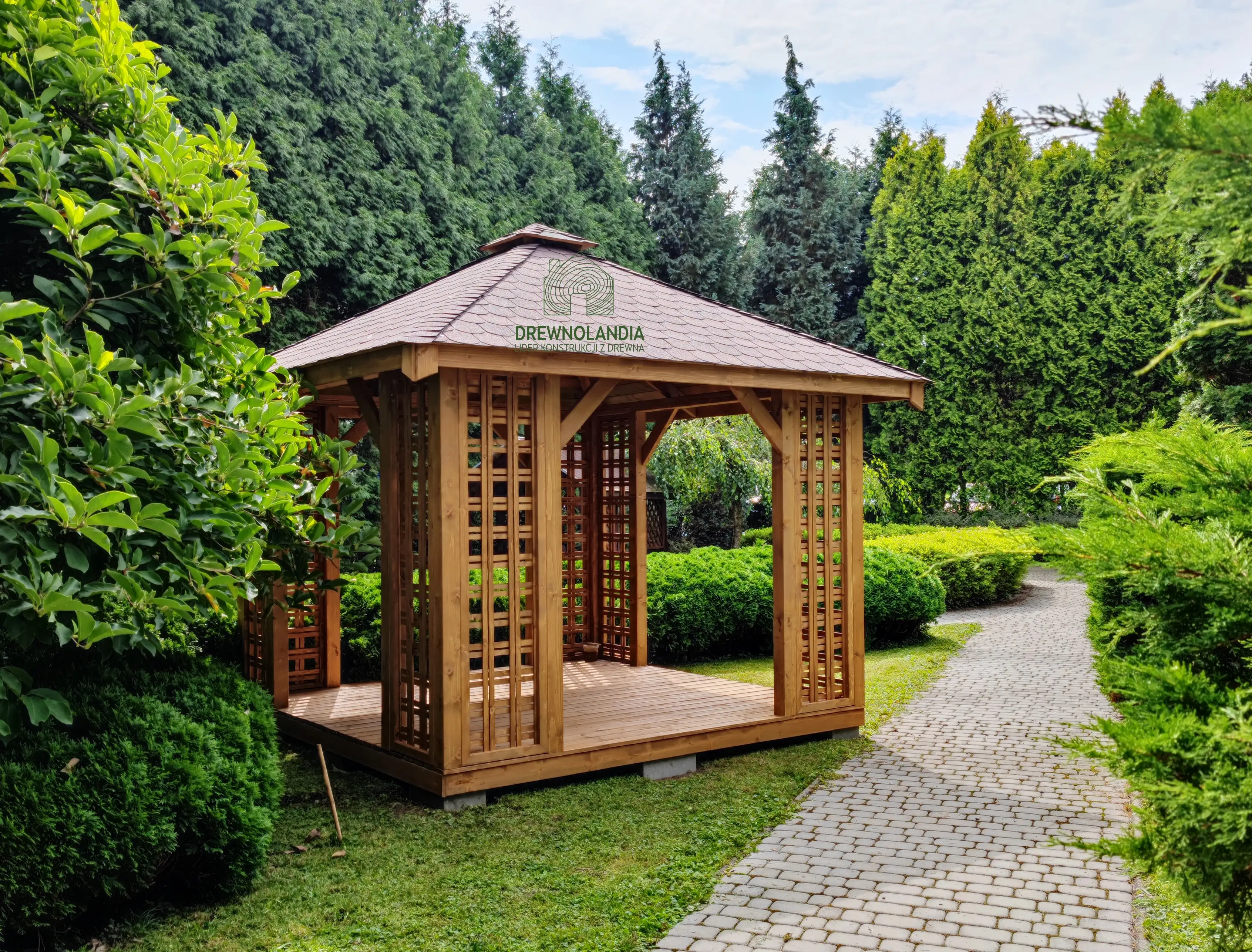 Czterokątna altanka drewniana Ewa, idealna do ogrodu
